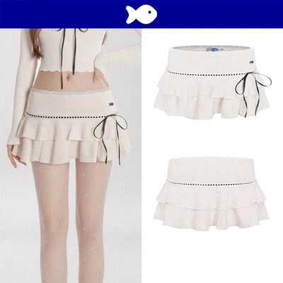 Chân váy xòe nữ ngắn xếp tầng DKMV lưng thấp hoạ tiết viền ren phối dây nơ logo cá màu kem Ribbon Set | K-SET17-V-K