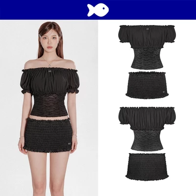 Set váy áo trễ vai phối ren ôm dáng DKMV dáng tay bồng thân nhún chun đính logo cá màu đen Cuddle Set | K-SET18-D