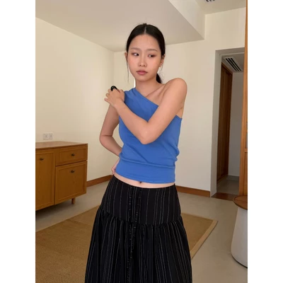 Áo thun lệch vai 𝐒𝐎𝐌𝐒 | 𝐋𝐮𝐬𝐡 𝐓𝐨𝐩