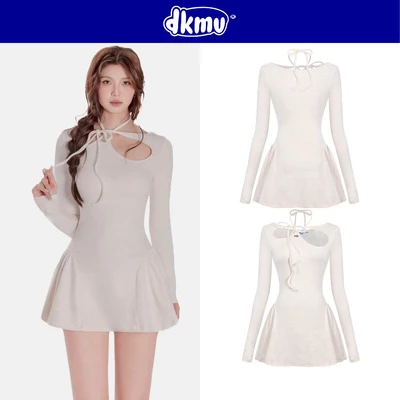 Đầm tiểu thư tay dài khoét cổ thắt nơ DKMV form xòe điệu đà đính logo cá inox ôm dáng màu kem Kira Dress | K-D56-K