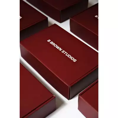Hộp đựng sản phẩm B Brown dùng để đựng quần áo, decor, trang trí
