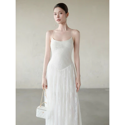 RUBIES Alexa Dress - Đầm Dài Nữ Vải Ren 2 Dây Hở Lưng