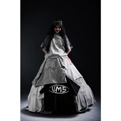 Áo Thun Màu Xám Hình Khung Chất Liệu Cotton Logo UMS Form Boxy Phong Cách Streetwear Local Brand Việt Nam