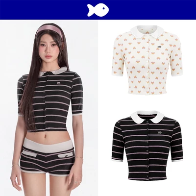 Áo polo cổ sen nữ dáng croptop ôm DKMV cài nút tay lửng điệu đà hoạ tiết nổi bật thun len logo cá Lois Set | K-SET25-T