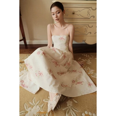 RUBIES Aura Dress - Đầm Dài Nữ Vải Kate Hoa Dáng Tùng Xòe 2 Dây Cổ Vuông