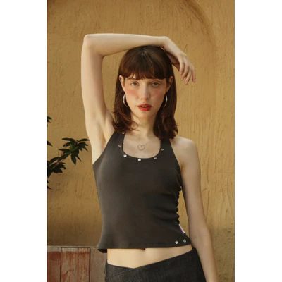 Rivet halter tank