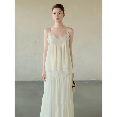RUBIES Lyra Top - Áo Kiểu Nữ Vải Chiffon Phối Ren 2 Dây Cổ Tim V