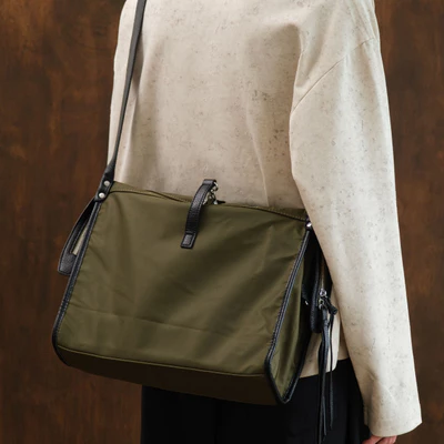 Túi đeo vải dù phối dây da Selected Drop Shoulder Bag