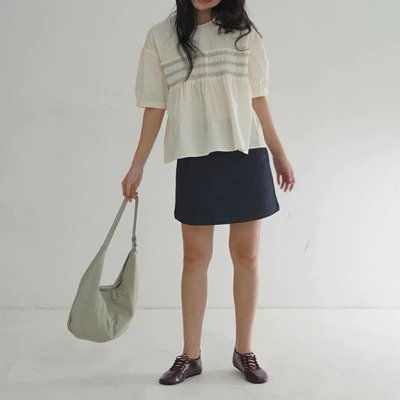 DOB - Chân váy A ngắn lưng liền phối túi sau  Denim Skirt