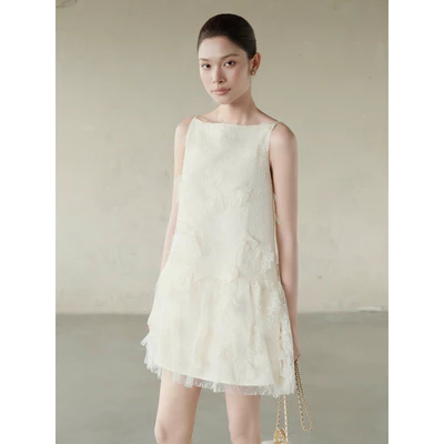 RUBIES Dio Dress - Đầm Ngắn Nữ Vải Ren Hoa Dáng Xòe Babydoll 2 Dây Cổ Thuyền