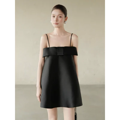 RUBIES Tapi Dress - Đầm Ngắn Nữ Vải Tafta Dáng Xoè Babydoll 2 Dây Cổ Vuông Đính Nơ