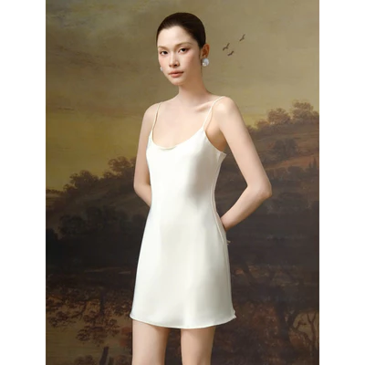 RUBIES Minty Dress - Đầm Ngắn Nữ Vải Lụa Satin Dáng Chữ A 2 Dây Cổ U