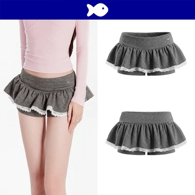 Quần giả váy xòe phồng kiểu nữ DKMV cạp trễ phối viền ren trắng chất tweed đính logo cá màu xám Lyra Short | K-Q10-TX