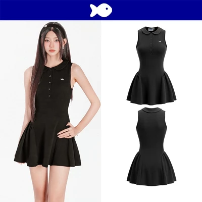 Đầm thun nữ kiểu sát nách dáng ngắn DKMV cổ sen tà váy xòe phồng phối logo cá inox màu đen Garbo Dress | K-D74-D