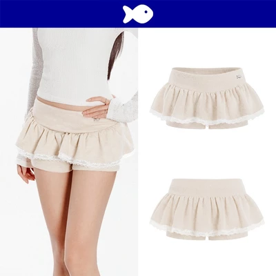 Quần váy nữ kiểu xòe phồng DKMV lưng thấp chất liệu tweed viền ren trắng đính logo cá màu be Lyra Short | K-Q10-TB