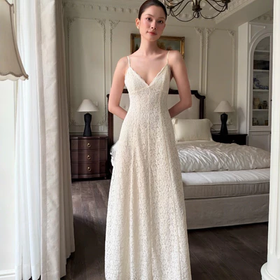 RUBIES Monica Dress - Đầm Dài Nữ Vải Ren Hoa Dáng Tùng Xòe 2 Dây Cổ Tim V