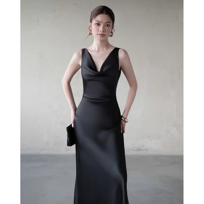 RUBIES Luia Dress -  Đầm Dài Nữ Vải Lụa Satin Dáng Ôm Suông Sát Nách Cổ Đổ Hở Lưng