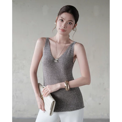 RUBIES Habi Top - Áo Dệt Kim Nữ 3 Lỗ Cổ Tim V