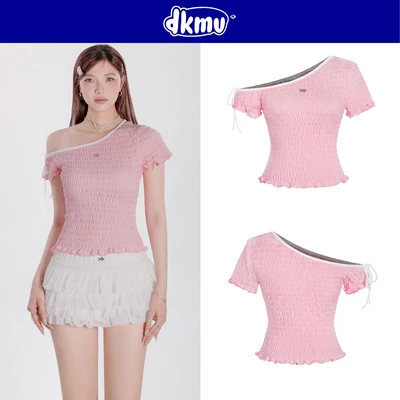 Áo lệch vai nữ hồng pastel phối viền DKMV ôm dáng kiêu kì với chun nhún thân áo thắt nơ tay ngắn Ruffle Top | K-T27-H