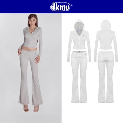 Set quần áo nữ ôm dáng DKMV áo khoác phối quần ống loe viền bèo xinh xắn logo cá màu xám trắng Glimmer Set | K-SET16-XT