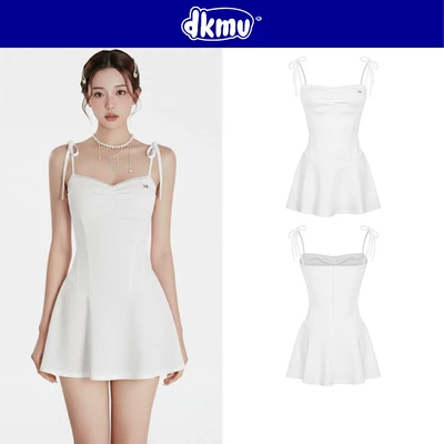 Đầm hai dây trắng xoè dáng corset DKMV nhún ngực phối viền ren thiết kế buộc nơ vai logo cá inox Julie Dress | K-D47-T