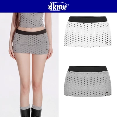 Chân váy ngắn nữ chấm bi trái tim DKMV form ôm dáng điệu đà đính logo cá inox có quần trong Pearly Set | K-SET19-V