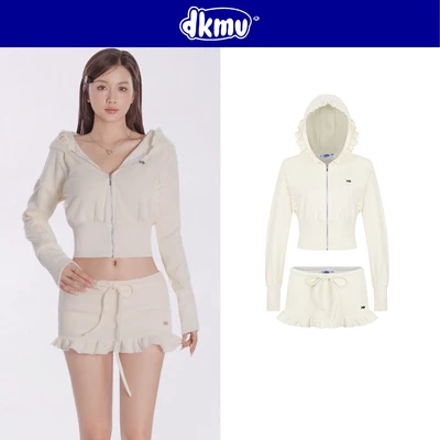 Set bộ nữ đẹp áo khoác và chân váy ngắn DKMV dáng croptop viền bèo buộc nơ xinh xắn màu kem Dreamy | K-SET20-K