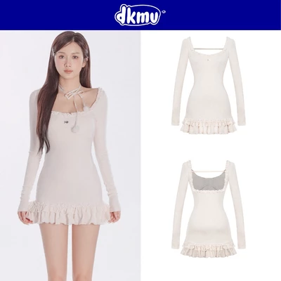 Đầm tay dài nữ dáng đuôi cá ngắn DKMV thiết kế phối bèo nhún điệu đà hở lưng đính logo cá màu kem Cather Dress | K-D44-K