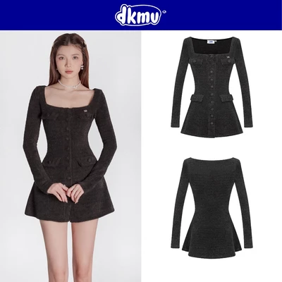 Đầm đen tiểu thư dài tay xoè nhẹ DKMV cổ vuông đính nút bọc vải phối nắp túi chất len lông thỏ Claire Dress | K-D50-D