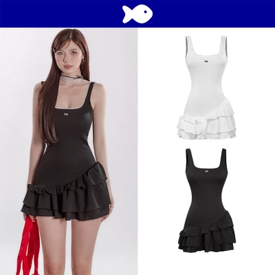 Váy cổ vuông hở lưng phối ren DKMV thiết kế 2 tà lệch ôm dáng kèm logo Cá đáng yêu Bennie Dress | K-D17