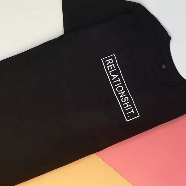 Áo thun tay ngắn unisex Chodole cho cả nam và nữ, chất liệu vải cotton in chữ Relationshit.