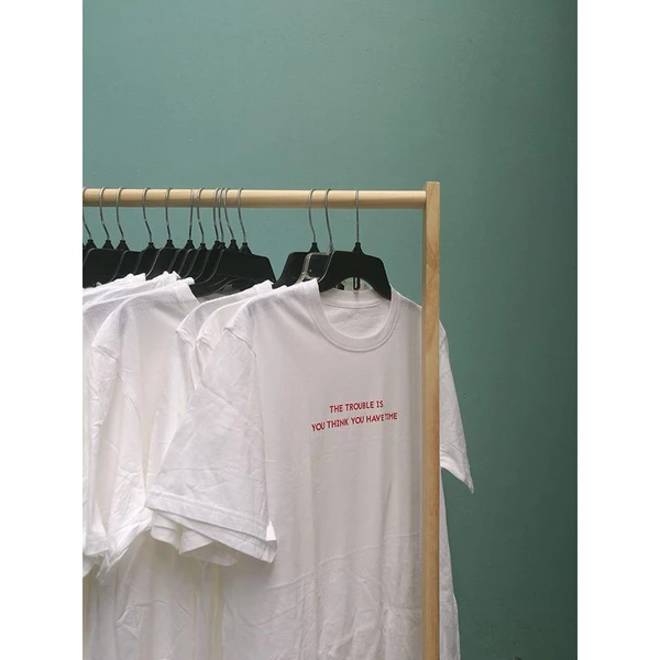 Áo thun tay ngắn unisex Chodole cho cả nam và nữ, chất liệu vải cotton in chữ The trouble is you think you have time