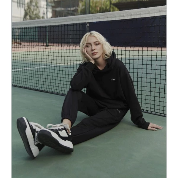 Quần Jogger UNSOCIAL Silicone Label (Trắng/Đen)