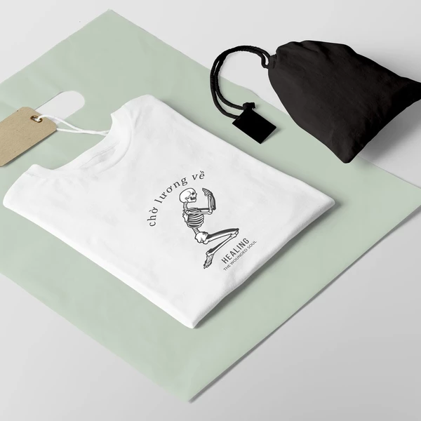 Áo thun unisex Chờ lương về