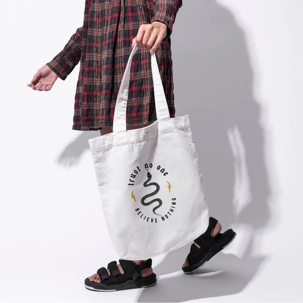 Túi vải tote bag của Chodole chất liệu túi canvas vải bố đẹp in hình độc đáo  Trust no one