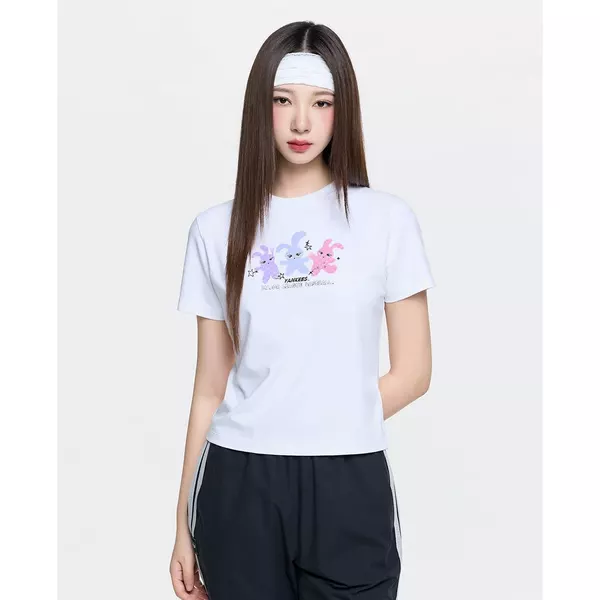MLB - Áo croptop nữ cổ tròn tay ngắn Small Bunny_3FTSN7263-50WHS