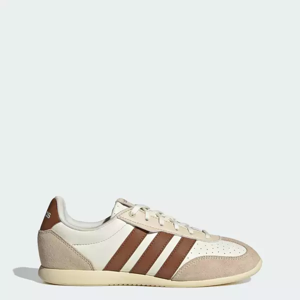 adidas Phong cách sống GIÀY BARREDA LO Nữ trắng HQ7389