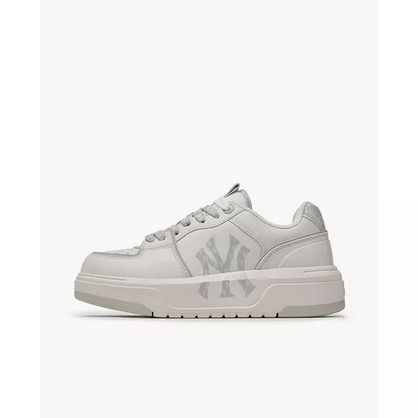 MLB - Giày sneakers unisex cổ thấp Chunky Liner Embo Monogram_3ASXM046N-50GRL