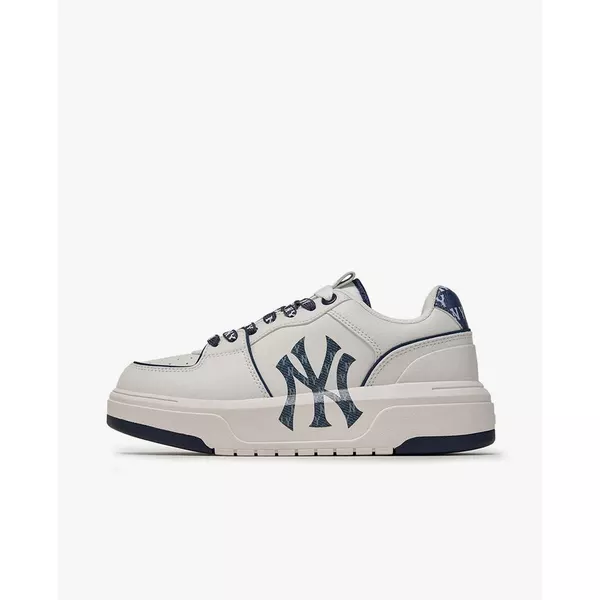 MLB - Giày sneakers unisex cổ thấp Chunky Liner Embo Monogram_3ASXM046N-50NYS