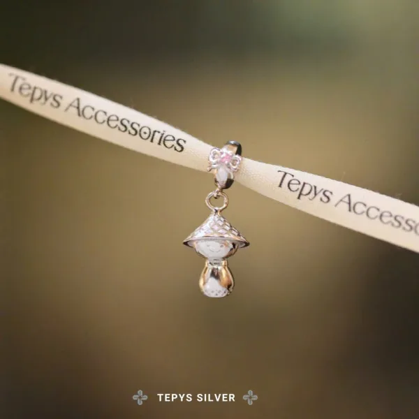 Charm Cô Gái Việt Nam