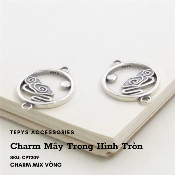 Charm Mây Trong Hình Tròn