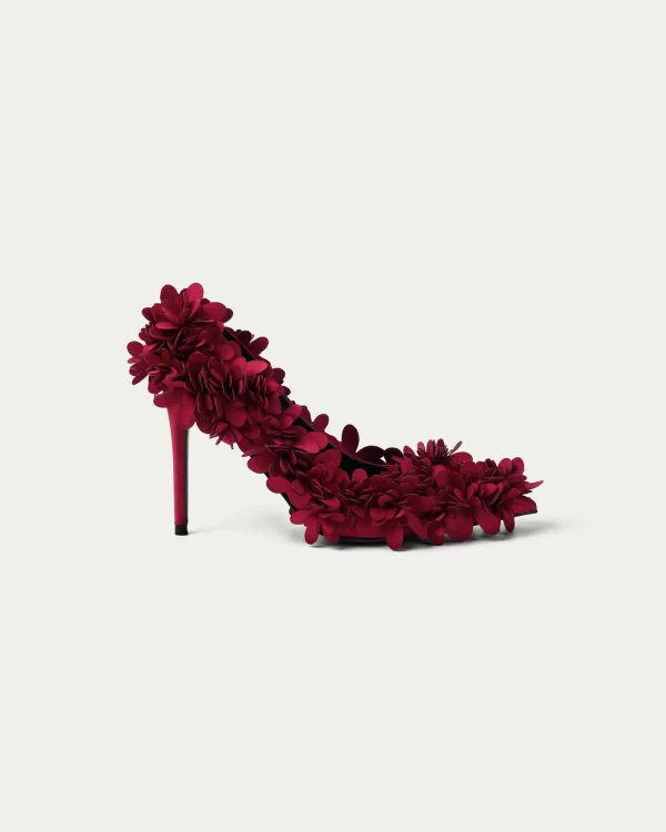 Flowerbed Hand-embroidered Flowers Heels