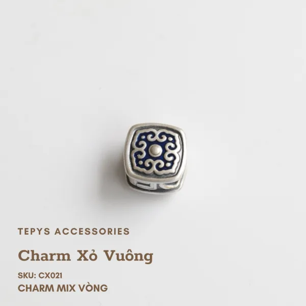 Charm Xỏ Vuông