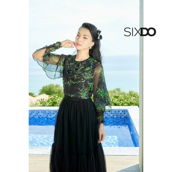 Áo voan kèm hoa ngực SIXDO (Black Long Sleeves Voile Top With Flower)