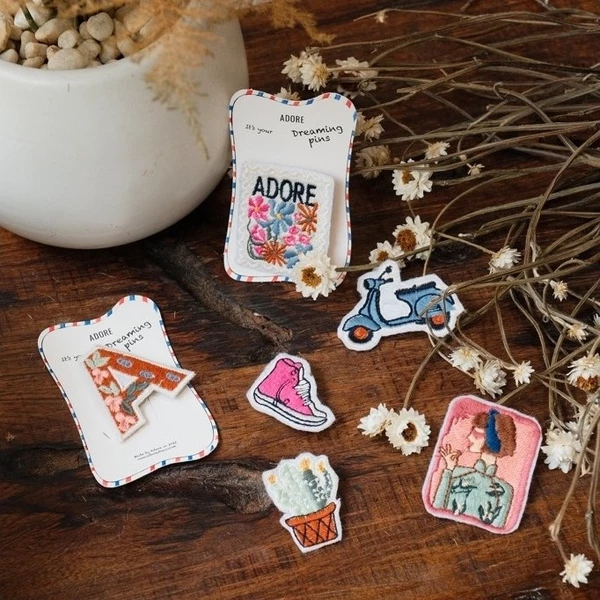 Pin cài ADORE retro ADORE