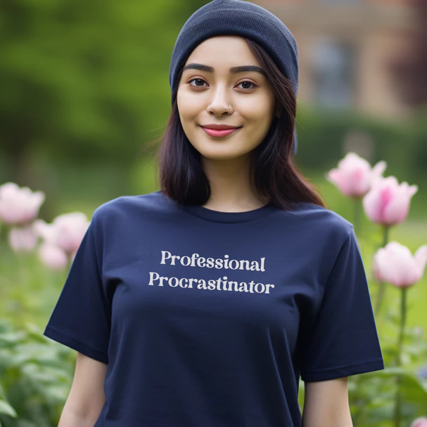 Áo thun cặp đôi unisex cotton 100% in chữ Professional Procrastinator