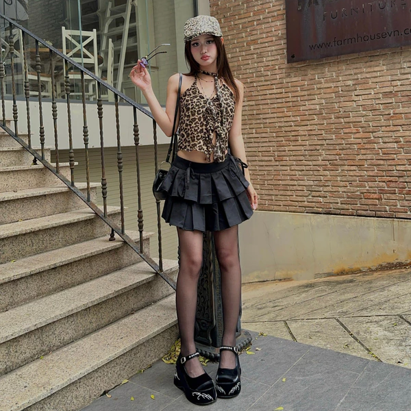 Váy ngắn nữ 2 tầng xếp ly màu đen - Onism Chân Váy