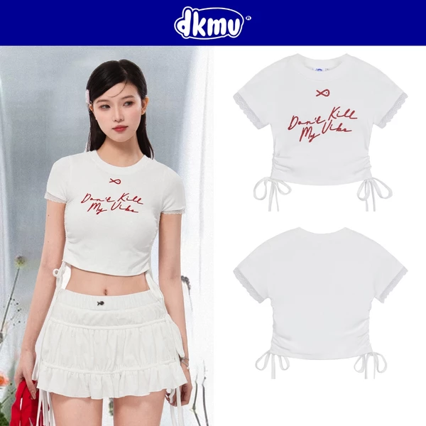 Áo baby tee nữ DKMV màu trắng họa tiết thêu chữ có thắt nơ hai bên đáng yêu Baby Tee Mabel | K-T9