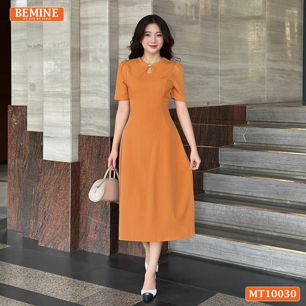 Đầm thiết kế BEMINE cổ tròn xẻ giọt nước đính cúc dáng chữ A phù hợp đi làm, đi dạo phố-MT10030