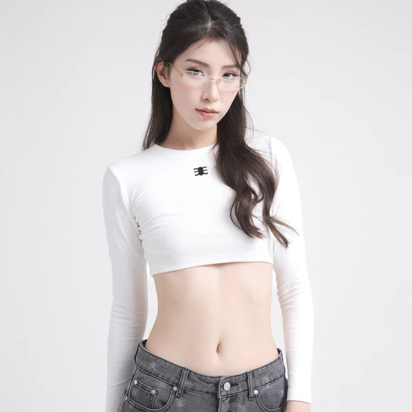 Eleven - Áo Crop Top Tay Dài Thêu Mono | Màu Trắng